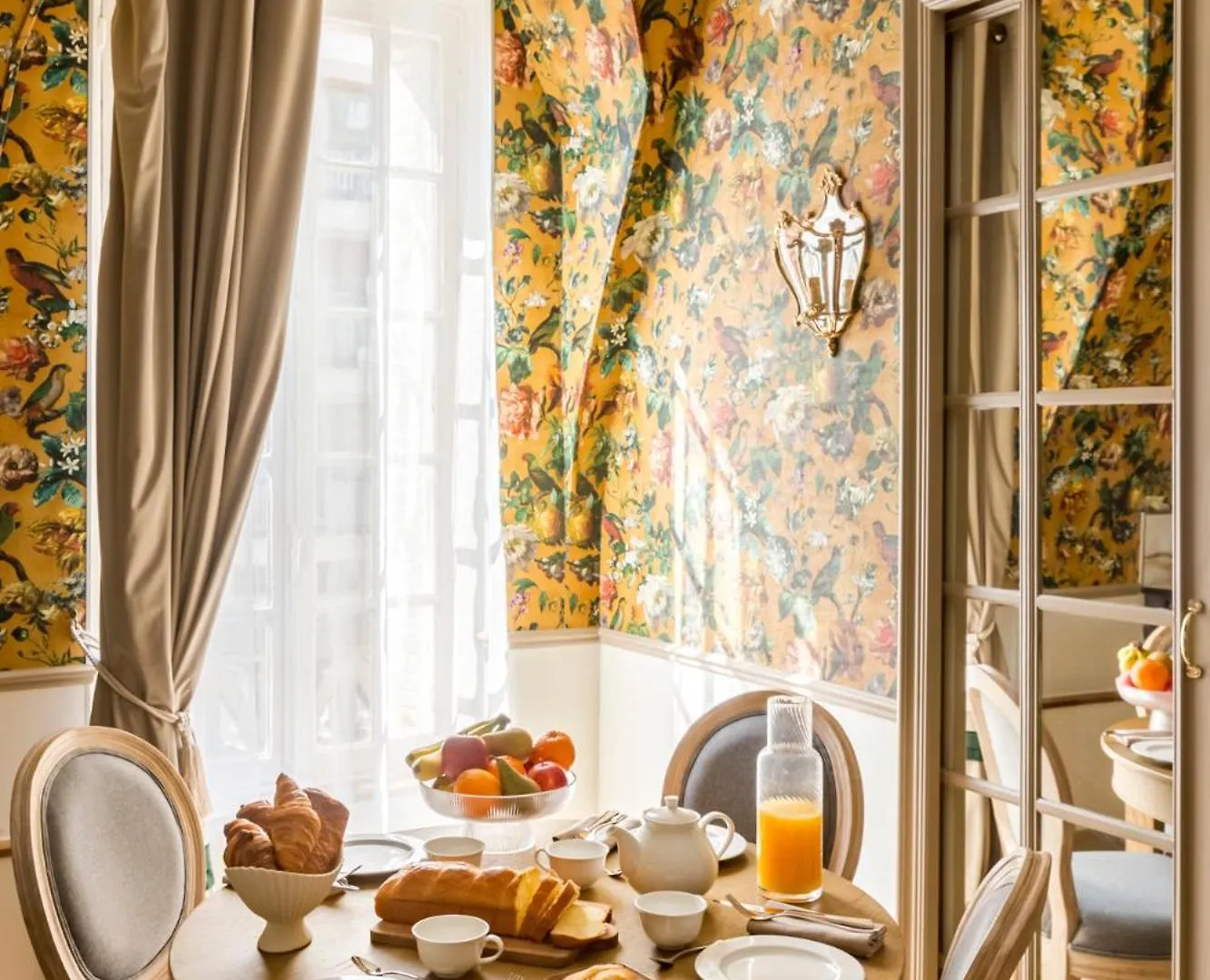 Merveil - Signature Suite - Champs Elysees - Alfred Paris Apartment