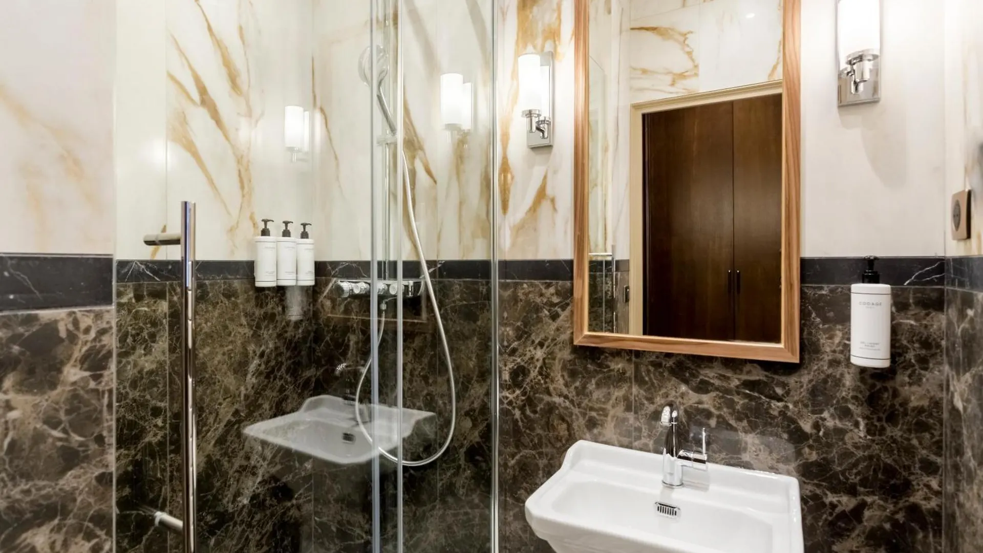Merveil - Signature Suite - Champs Elysees - Alfred Paříž Francie