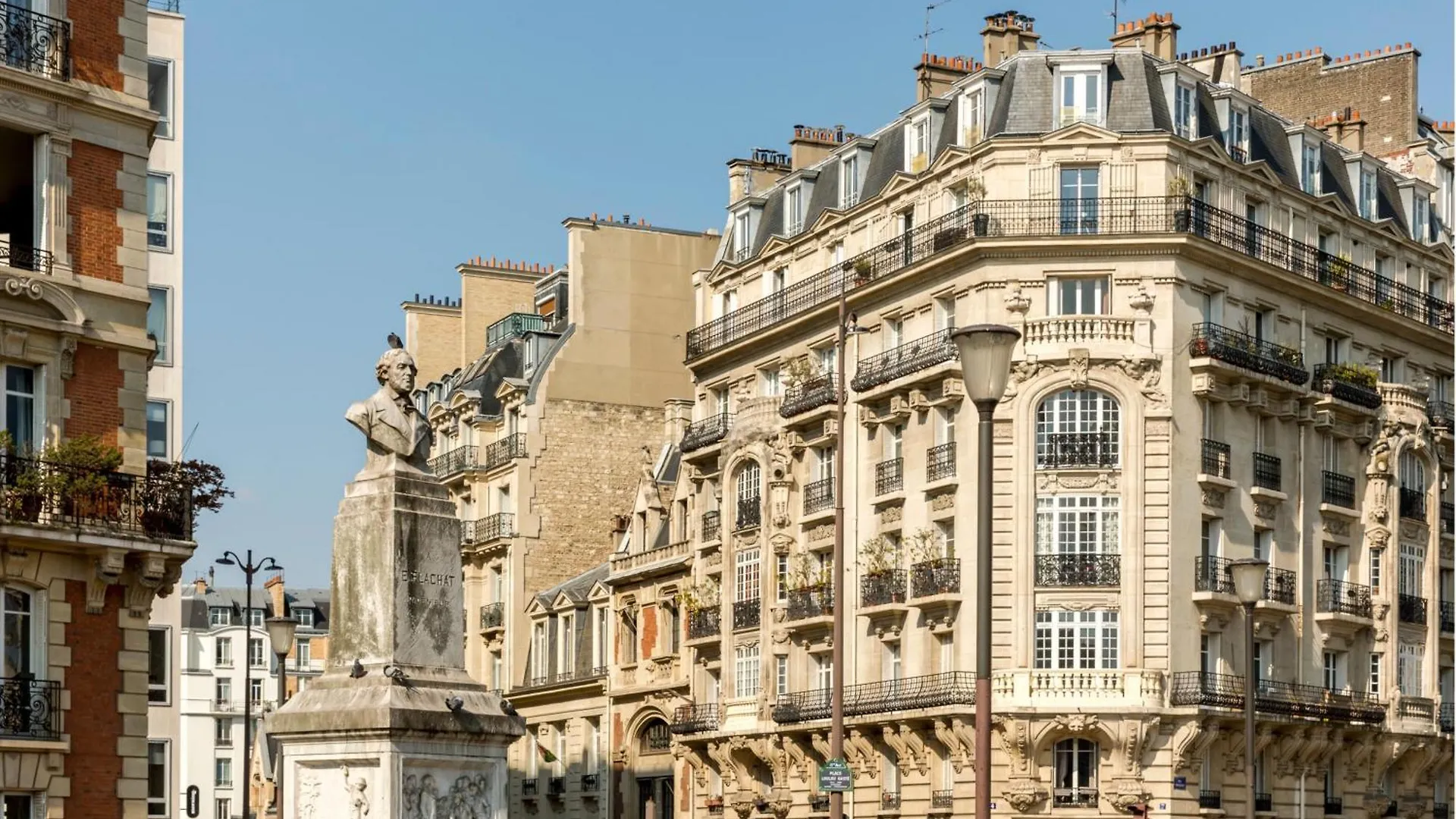 Merveil - Signature Suite - Champs Elysees - Alfred Paris France