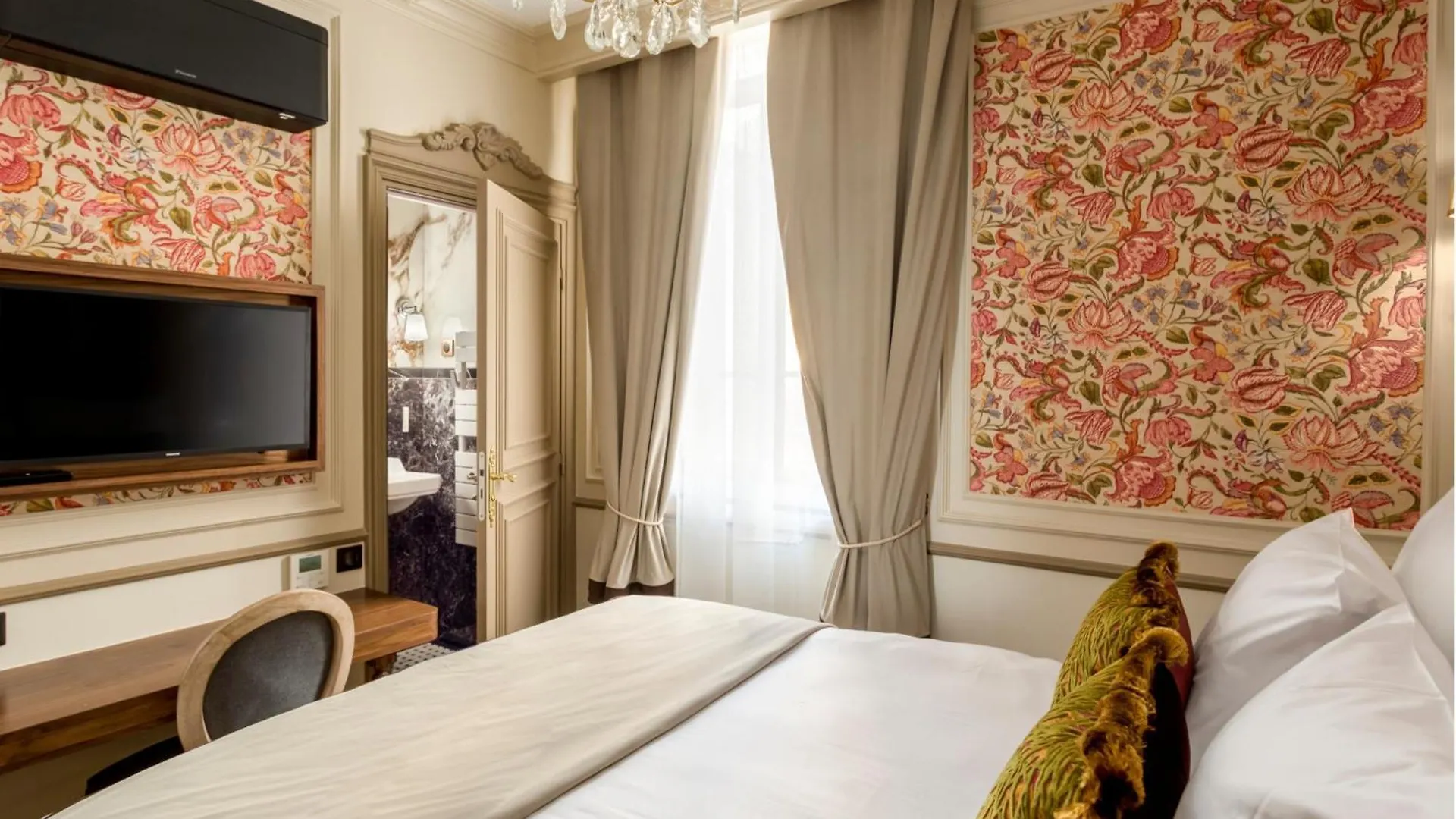 Merveil - Signature Suite - Champs Elysees - Alfred Paris 0*,  Frankrike