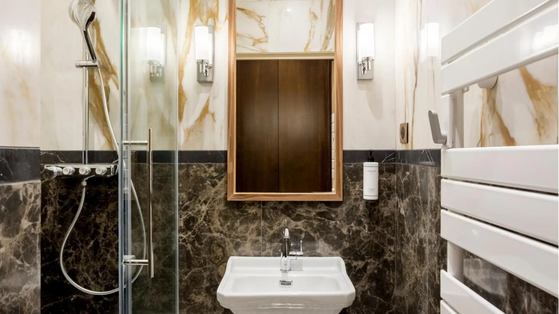 Merveil - Signature Suite - Champs Elysees - Alfred Paris Frankrike